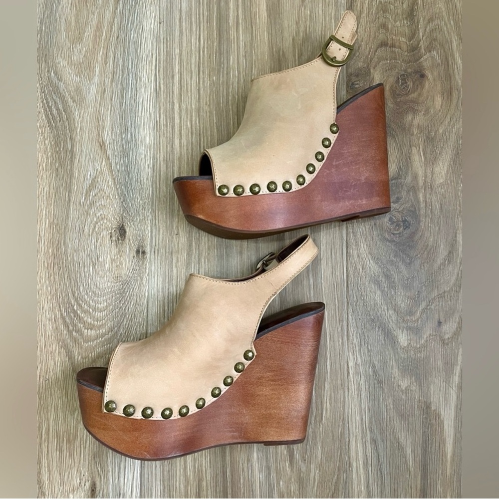 Jeffrey Campbell Snick Studded Leather Platform Wedge Size 9.5 EUC - Picture 2 of 3